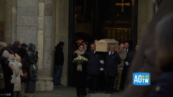 Crans-Montana, in centinaia a Milano per i funerali di Achille Barosi