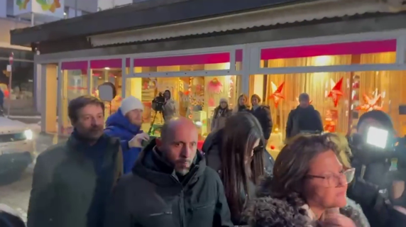 Sguardi bassi e nessun commento, l'arrivo in procura dei gestori del locale Le Constellation