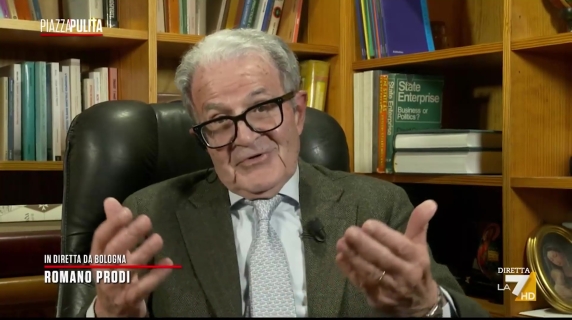 Prodi a Piazzapulita: «Se fossi l'Europa, io manderei i soldati in Groenlandia»