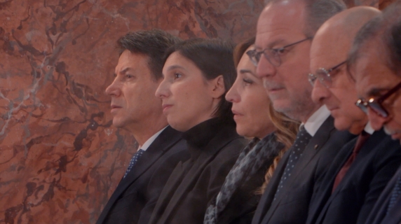 «Destra e sinistra unite nella tragedia», Meloni a messa per vittime Crans Montana con i leader dell'opposizione - Il videoracconto