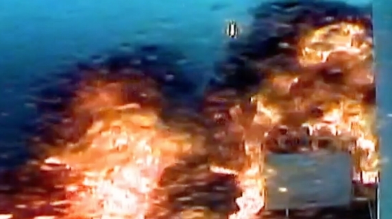 Mare del Nord: le fiamme dopo la collisione mortale tra una portacontainer e una petroliera