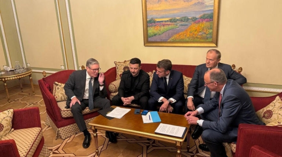 «Donald, so che è molto presto per te»: il video che svela il retroscena della telefonata Macron-Trump sul cessate il fuoco in Ucraina