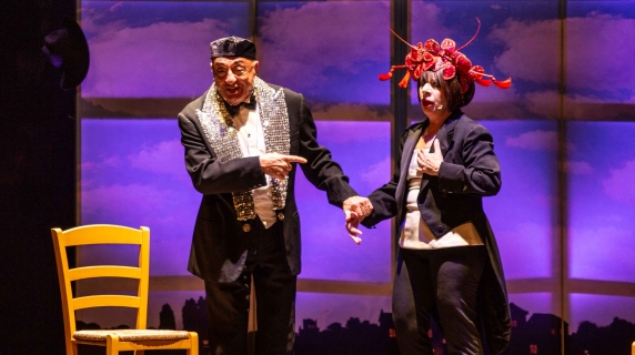 Peppe Barra, la prima di «Bubù Babà Bebè» alla Sala Umberto: spettacolo a due voci tra commedia e tragedia