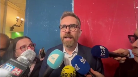 La conferenza stampa di Lepore dopo la sentenza del Tar su Città 30, il video: «Non faremo ricorso, presto un nuovo provvedimento»