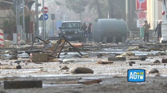 Sicilia, la devastazione del ciclone Harry: lidi cancellati, barche in strada ed edifici distrutti