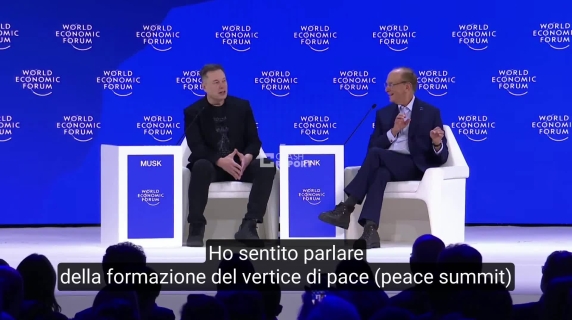 Il gioco di parole di Elon Musk a Davos che prende in giro Trump