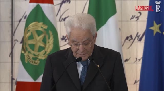 Mattarella: «Nella Repubblica non c'è posto per il veleno dell'odio razziale»