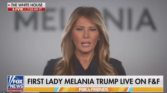 Melania Trump rompe il silenzio: «Sono contro ogni forma di violenza. Se protestate, fatelo in pace»