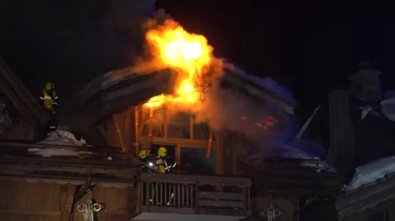 Mega incendio in hotel a cinque stelle in Savoia. Evacuate 83 persone