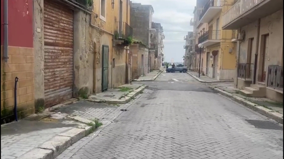 Viaggio nella zona rossa di Niscemi: «Ora è un quartiere fantasma»