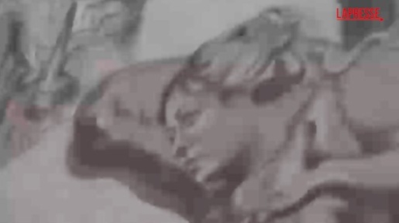 Le immagini dell'angelo con il volto di Meloni nella Basilica di San Lorenzo in Lucina a Roma