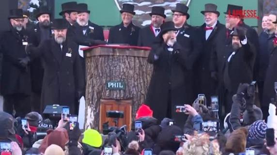 È il giorno della marmotta, Phil ha fatto la sua previsione: la cerimonia a Punxsutawney