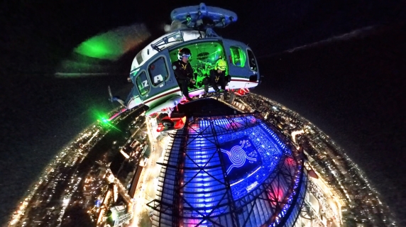 Olimpiadi 2026, la cerimonia vista dal drone: le immagini di San Siro sono spettacolari