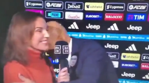 Spalletti bacia in diretta la giornalista di Dazn, l'imbarazzo di Federica Zille