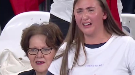 Il pianto della sorella di Riccardo Lorello è virale: la gioia incontenibile dopo la medaglia di bronzo