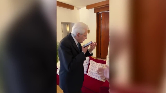 Mattarella al telefono con Arianna Fontana: «Lo short track una gara formidabile. E per le prossime, non dico nulla...»