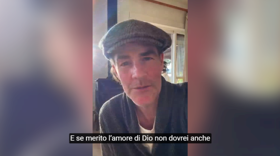 Il commovente ultimo messaggio di Van Der Beek sui social: «Chi sono io?»