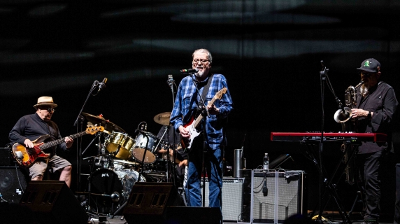 Los Lobos; all'Auditorium blues, folk, rock & roll e ritmi latini con il gruppo che ha riarrangiato le canzoni del film «La Bamba»