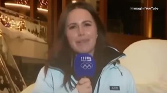 La giornalista australiana alle Olimpiadi va in diretta ubriaca, il video diventa virale poi le scuse: «Non avrei dovuto bere»