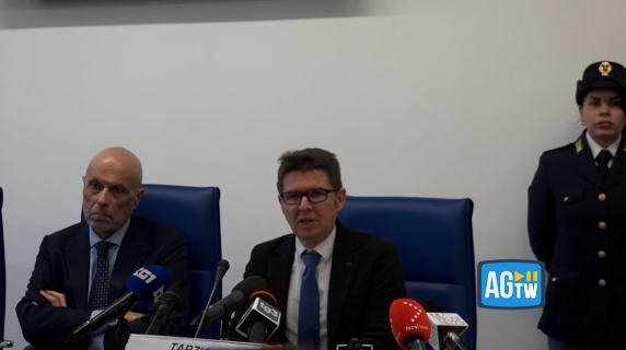 Spacciatore ucciso a Milano, il pm Tarzia: «Sulla pistola accanto al corpo solo il dna dell'agente Cinturrino»