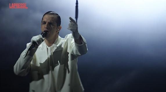 Perché Achille Lauro ha cantato 