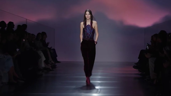 Mina canta un inedito per Giorgio Armani: 