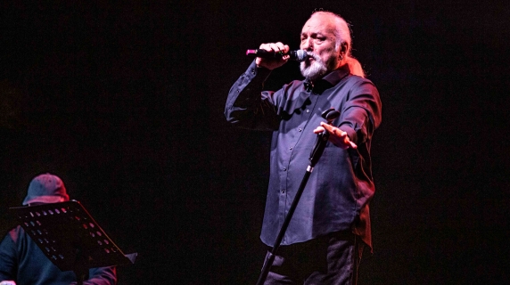 Da «Extraterrestre» a «Musica ribelle»: Eugenio Finardi ha festeggiato al teatro Olimpico i 50 anni di carriera