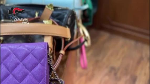 Camorra, da borse e abiti griffati al denaro contante: i sequestri