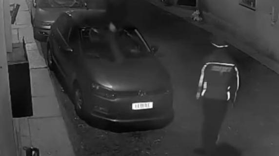 Vigevano, il responsabile degli atti vandalici ripreso dalle telecamere