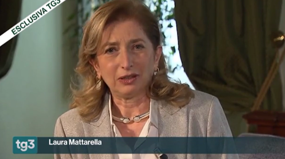 8 marzo, Laura Mattarella: «Poche donne al vertice, sulla carta parità ma ancora tanta strada da fare»