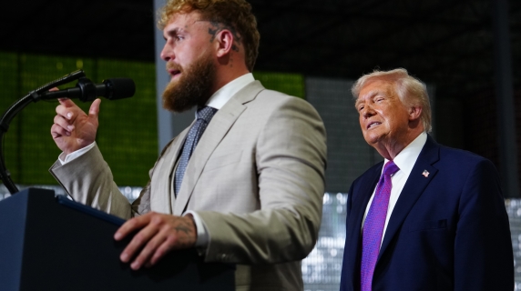 Trump lancia la carriera politica dell’influencer Jake Paul: « È coraggioso e intelligente»