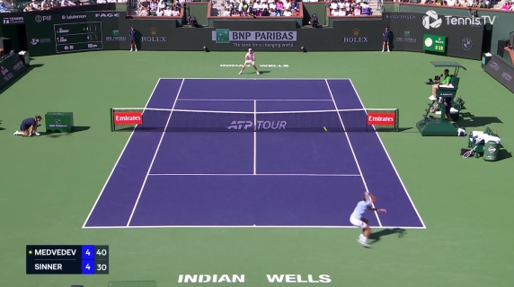 Il trionfo di Sinner contro Medvedev agli Indian Wells: i passaggi più spettacolari