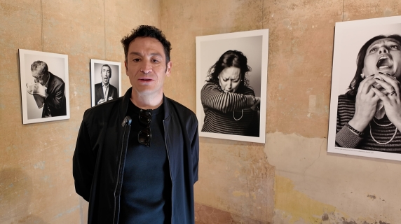 La «rinite allergica» in primavera si combatte anche con una mostra, al via la campagna «Scatti di rinite: le smorfie non fanno ridere»