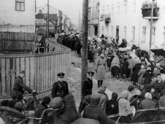 Sicurezza in pericolo: il sindaco di Gualtieri aggredito prima del Giorno della Memoria