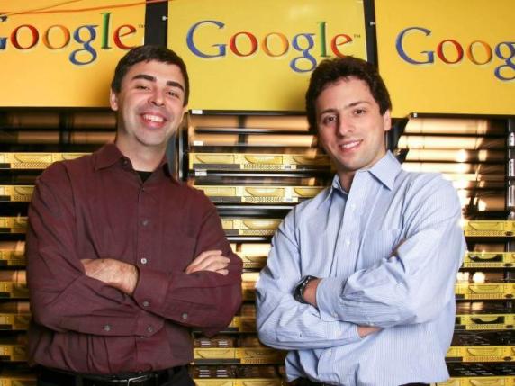 Allarme rosso a Google, richiamati d'urgenza i due fondatori Brin e Page: ChatGPT è una minaccia al monopolio del suo motore di ricerca
