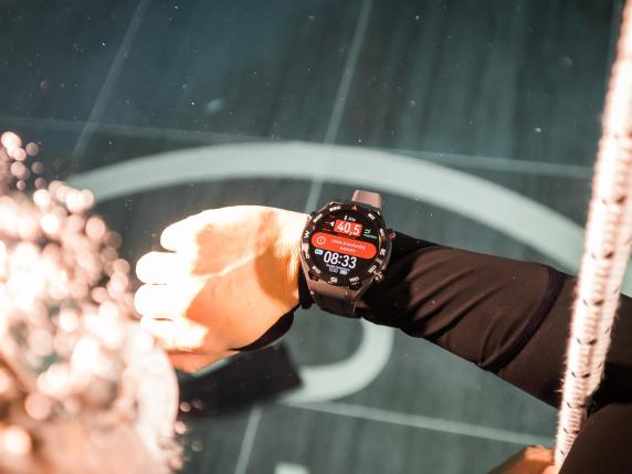 Huawei Watch Ultimate, la recensione: abbiamo portato lo smartwatch subacqueo fino a -40 metri all'Y-40 di Padova