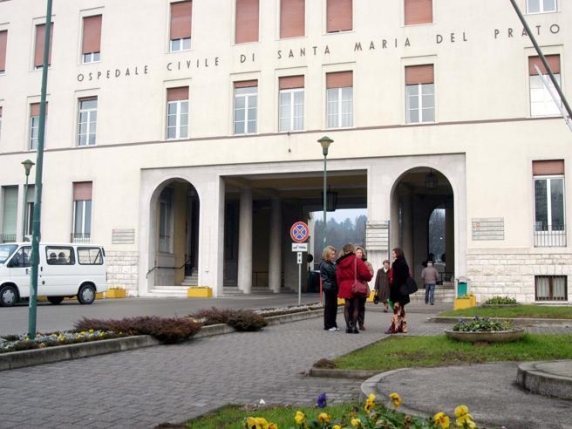 Bambina di 2 anni muore dopo dimissione dal pronto soccorso: pediatra di 76 anni indagato per omicidio colposo