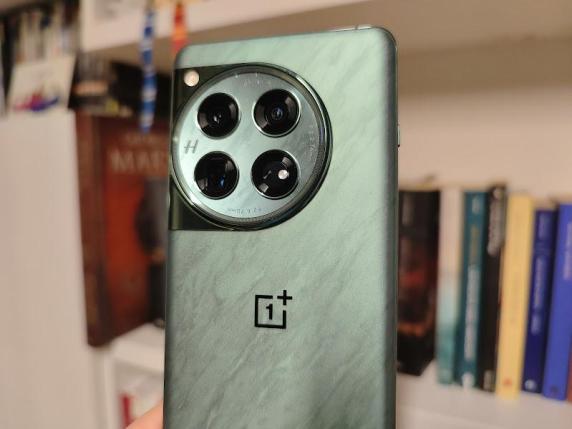 Recensione OnePlus 12: che foto con Hasselblad