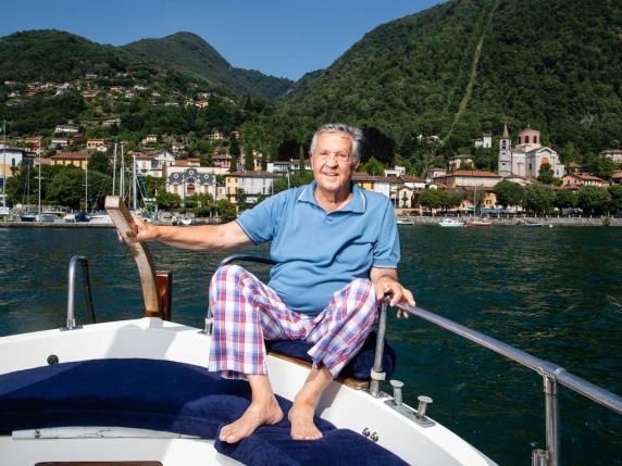 Renato Pozzetto: «La scena d’amore in una vasca piena di schiuma con Edwige Fenech e quella domanda di Marzullo che mi fece arrabbiare»