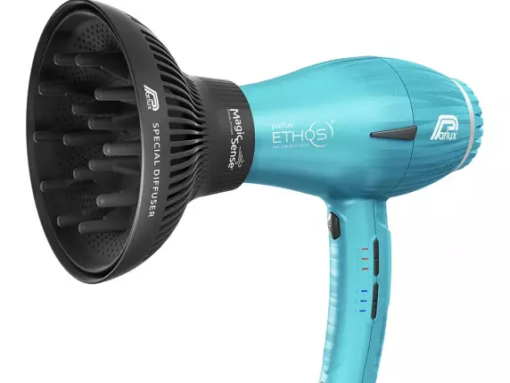 Parlux, ecco il nuovo phon Ethos con motore digitale e cavo attorcigliabile: la prova in anteprima