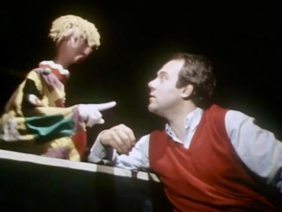 Maria Signorelli, la vita in un libro la mostra con De Chirico, l