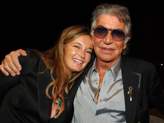 Eva Cavalli, la lettera d'amore inedita e mai spedita all'ex marito. Oggi andrà dare l'estremo saluto al suo Roberto 