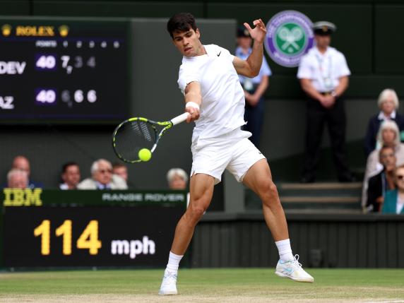 Wimbledon, Alcaraz batte Medvedev ed è il primo finalista. Ora Musetti-Djokovic| Live 7-6, 3-6, 4-6, 4-6