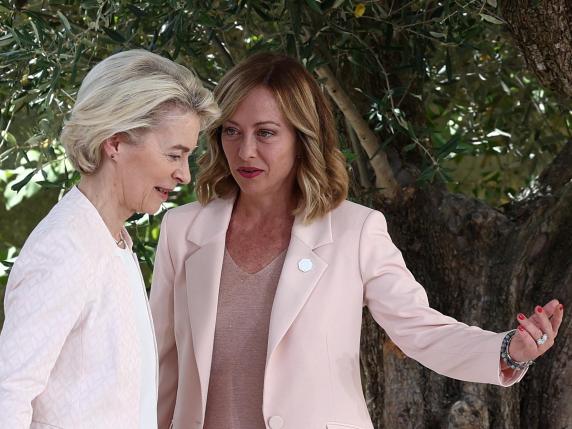 Meloni: «Noi coerenti  nel dire no a Ursula. Vendette sull'Italia? Una lettura surreale»