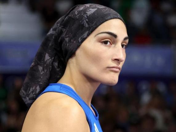 L'incontro e le polemiche. Perché Angela Carini si è ritirata? | Che cosa significa intersex 