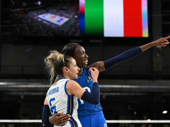 Paola Egonu: il razzismo, le polemiche, il ritorno da leader dell'Italia del volley  Cosa le ha detto Velasco
