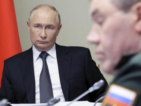 Kiev avanza, l'ira di Putin: "Da tempo non era così furioso, punterà a distruggere Zelensky"​Ma perché l'Ucraina ha invaso la Russia?
