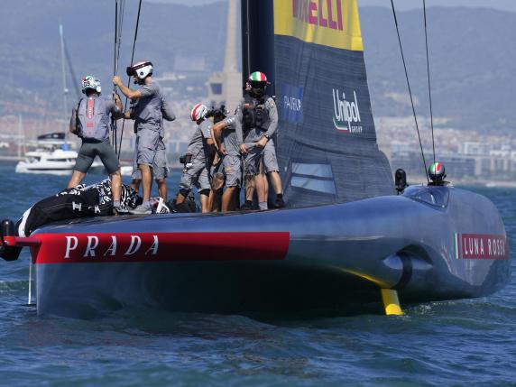 Vuitton Cup, Luna Rossa ko contro American Magic. Ultima regata rinviata, match point per la finale rimandatoCronaca