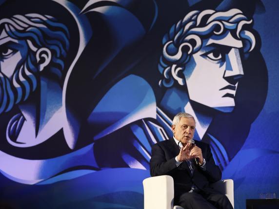 Tajani: «Marina Berlusconi? Non sono strumento di nessuno. Letta mi dà ottimi consigli. I rapporti con Meloni? Sempre uguali»