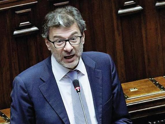 «Giorgetti non sembra più Giorgetti»: la svolta da moderato a ministro di attacco. Ora dice: da Tajani deragliamento populista